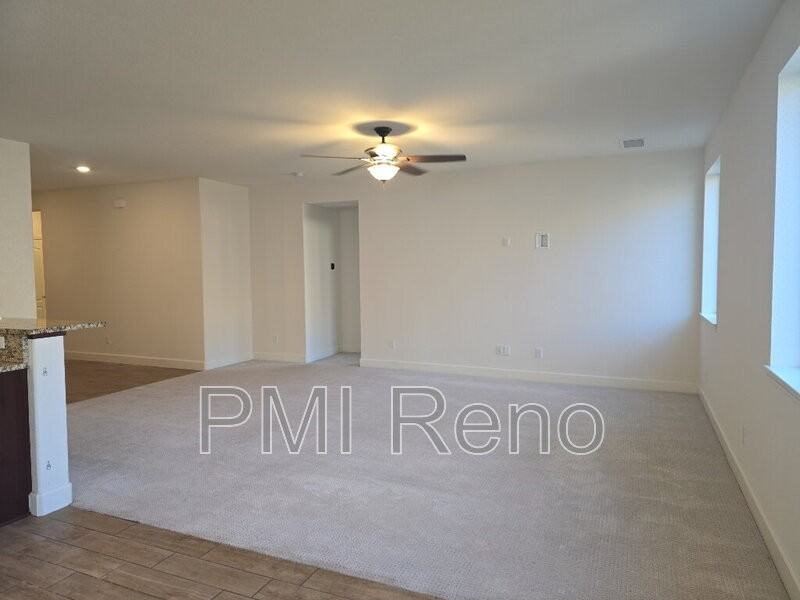 10380 Gold Mine Dr - Photo 4 of 24