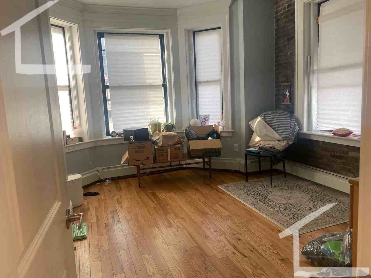 181 Harvard Ave - Photo 3 of 6