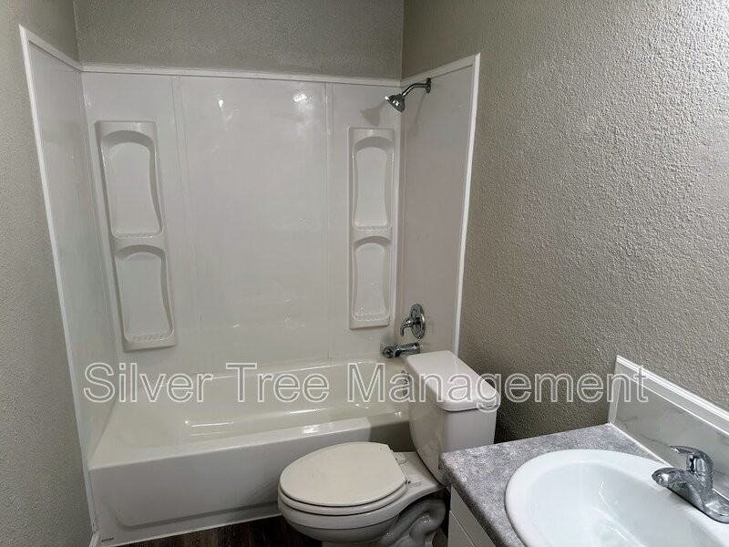 1310 Meriweather Ave - Photo 2 of 10