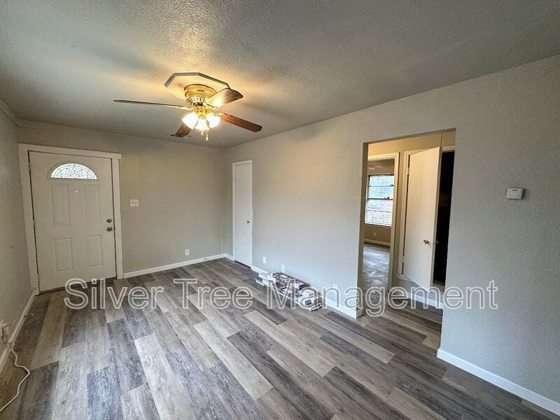 1310 Meriweather Ave - Photo 3 of 10