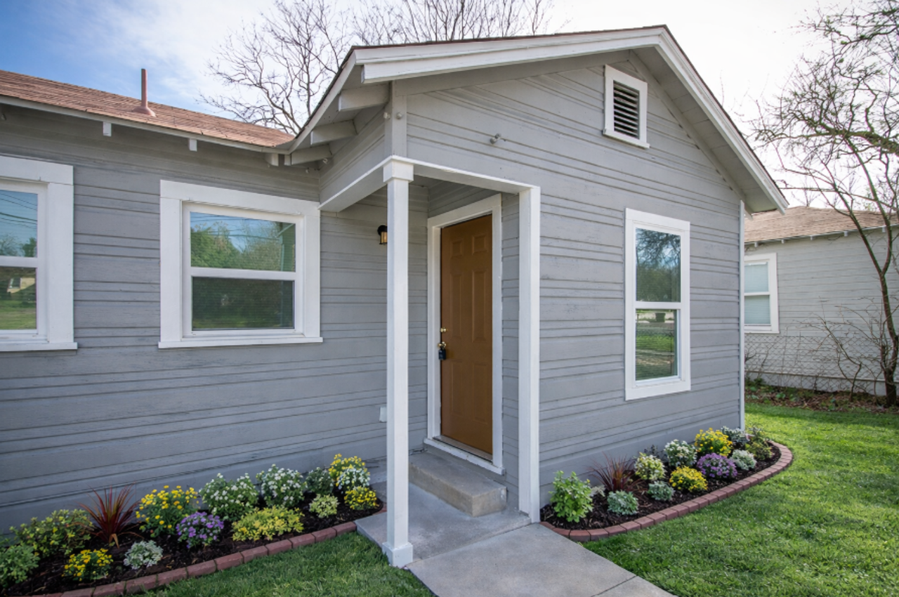 936 Poinsettia - Photo 3 of 31