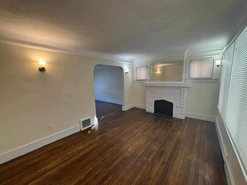 15381 Stansbury St - Photo 2 of 15