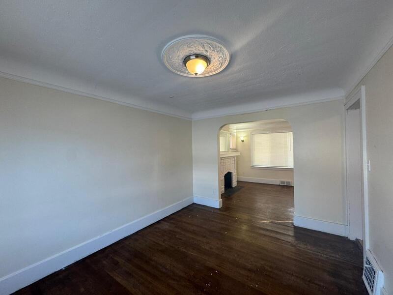 15381 Stansbury St - Photo 4 of 15