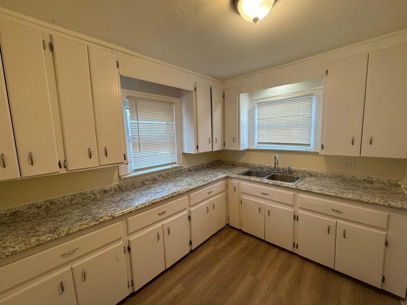 15381 Stansbury St - Photo 5 of 15