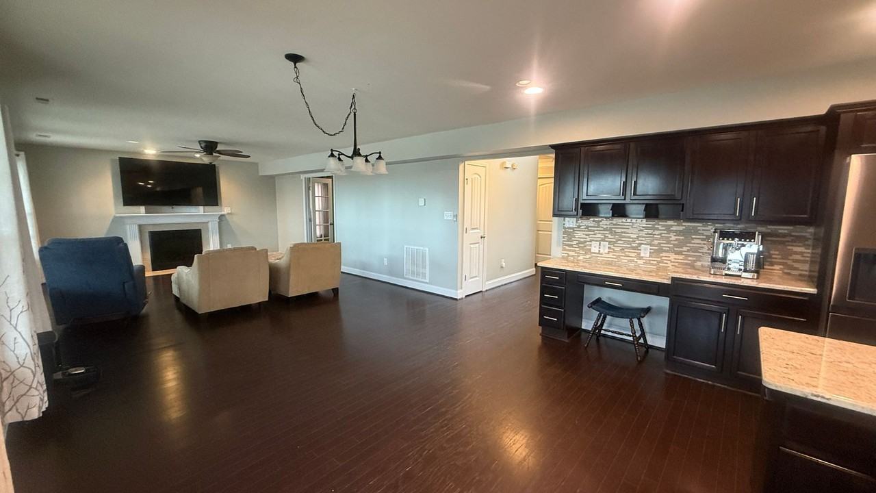 378 Bristle Oaks Dr - Photo 6 of 32