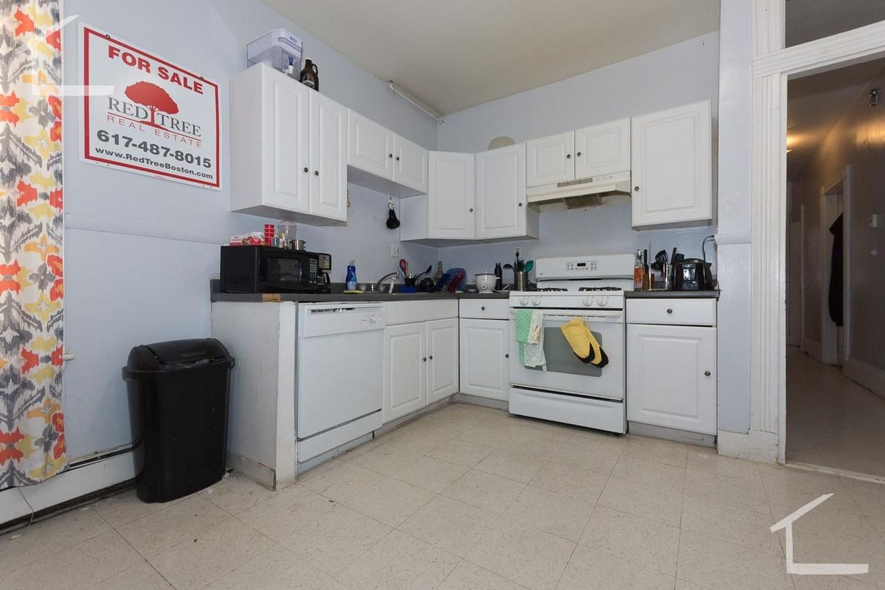 244 Hillside St - Photo 3 of 8