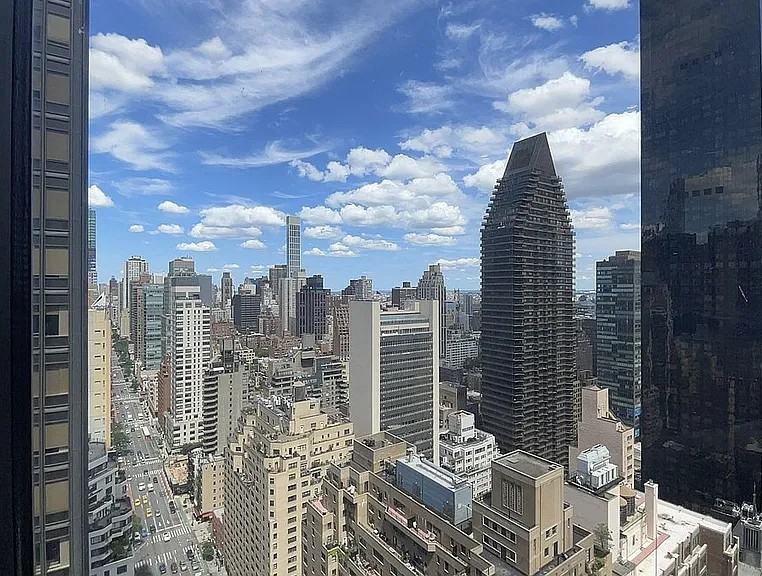 240 E 47th St #32C - Photo 2 of 12