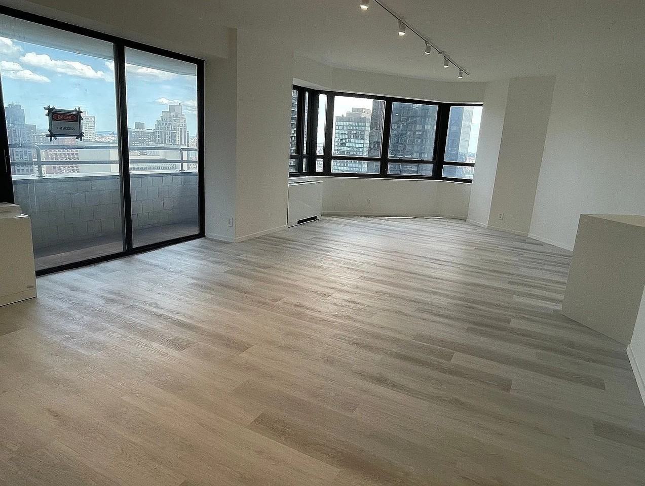 240 E 47th St #32C - Photo 3 of 12