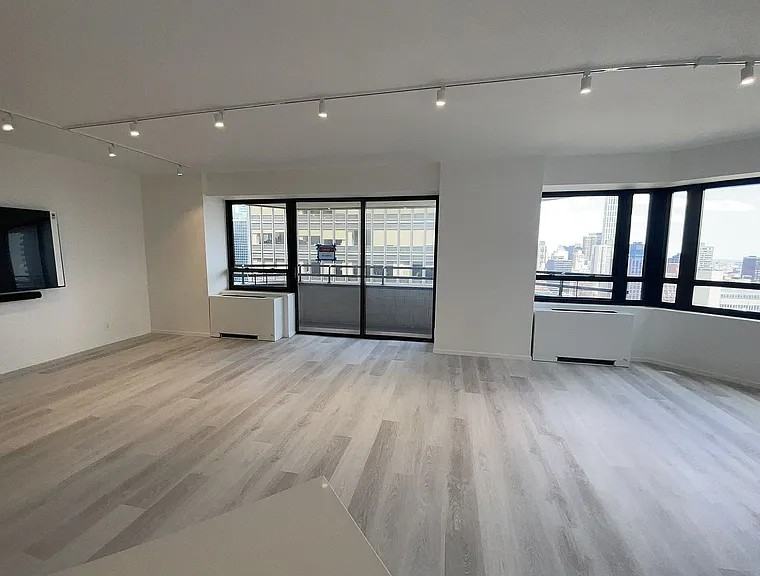 240 E 47th St #32C - Photo 4 of 12