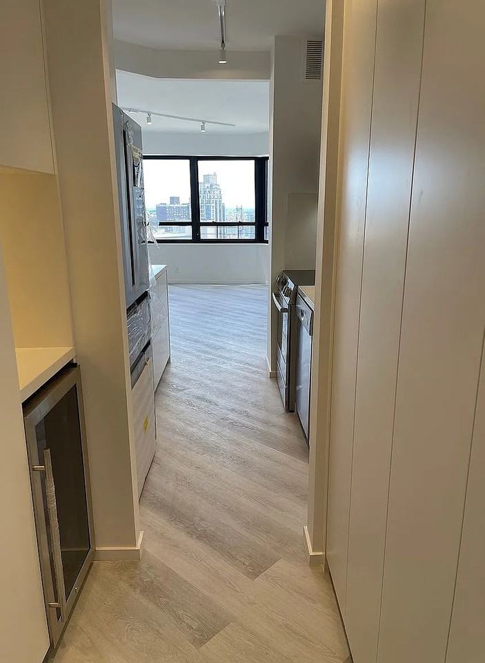 240 E 47th St #32C - Photo 6 of 12