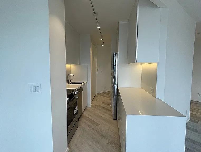 240 E 47th St #32C - Photo 7 of 12