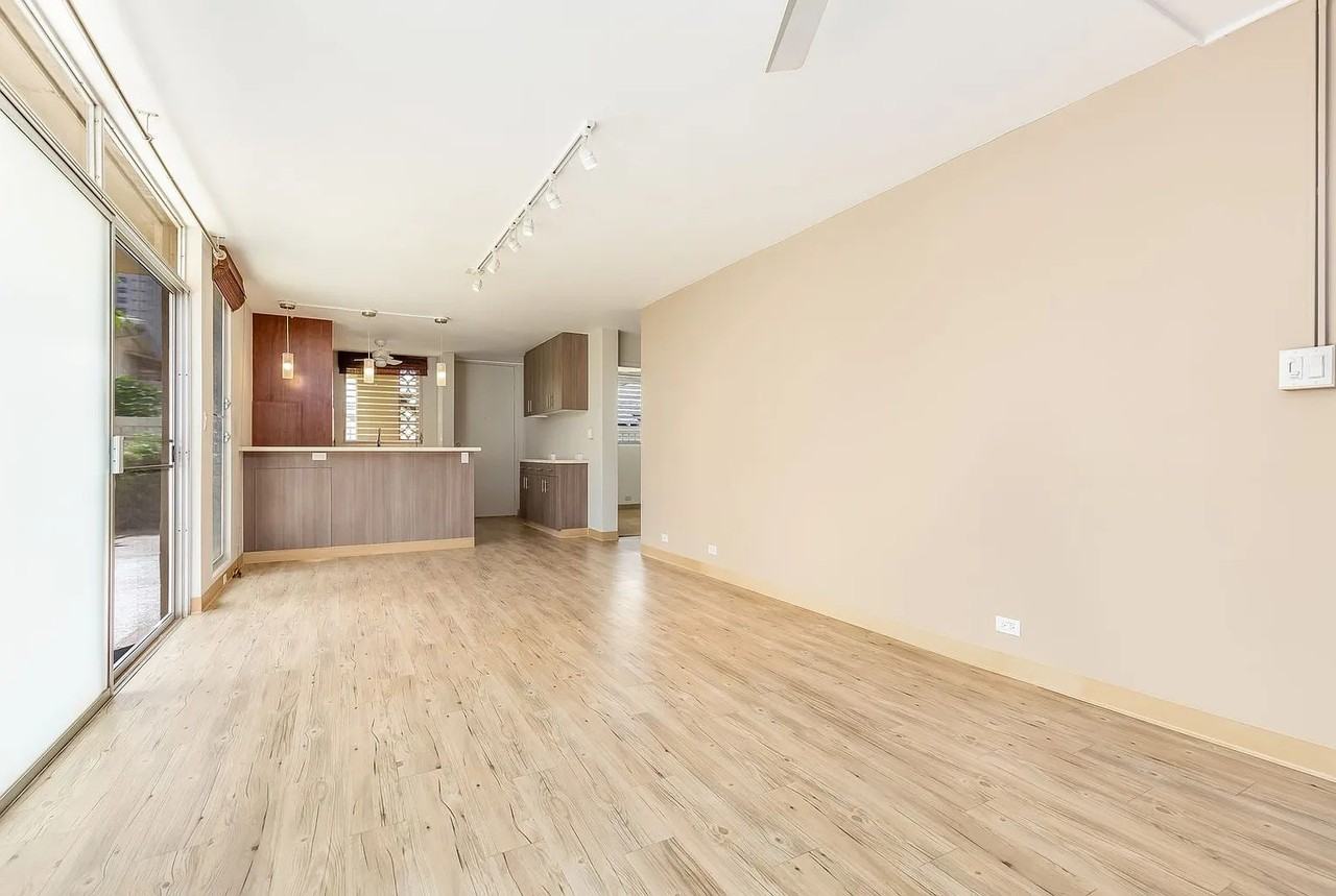 1323 Makiki St #A112