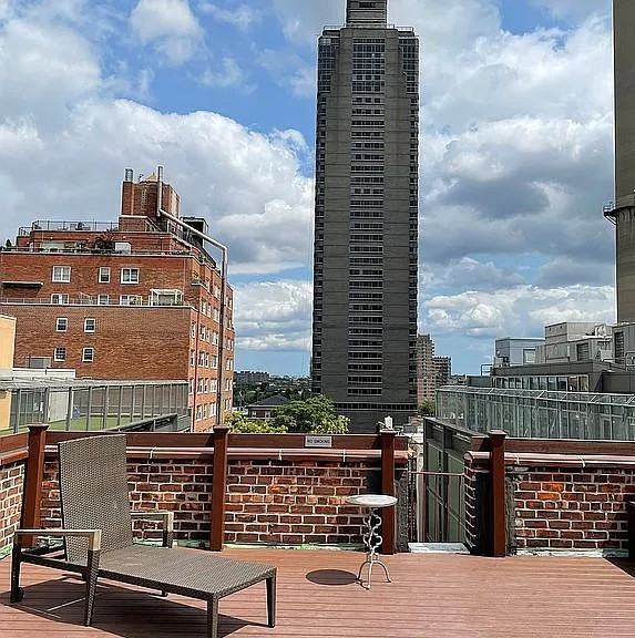 1420 York Ave #2H - Photo 2 of 8