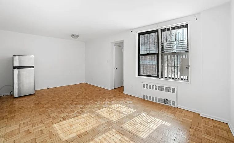 1420 York Ave #2H - Photo 7 of 8