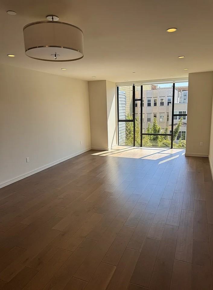 1463 Lombard St #405 - Photo 2 of 12