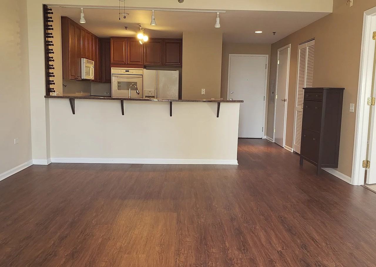 1515 S Prairie Ave #704 - Photo 6 of 10