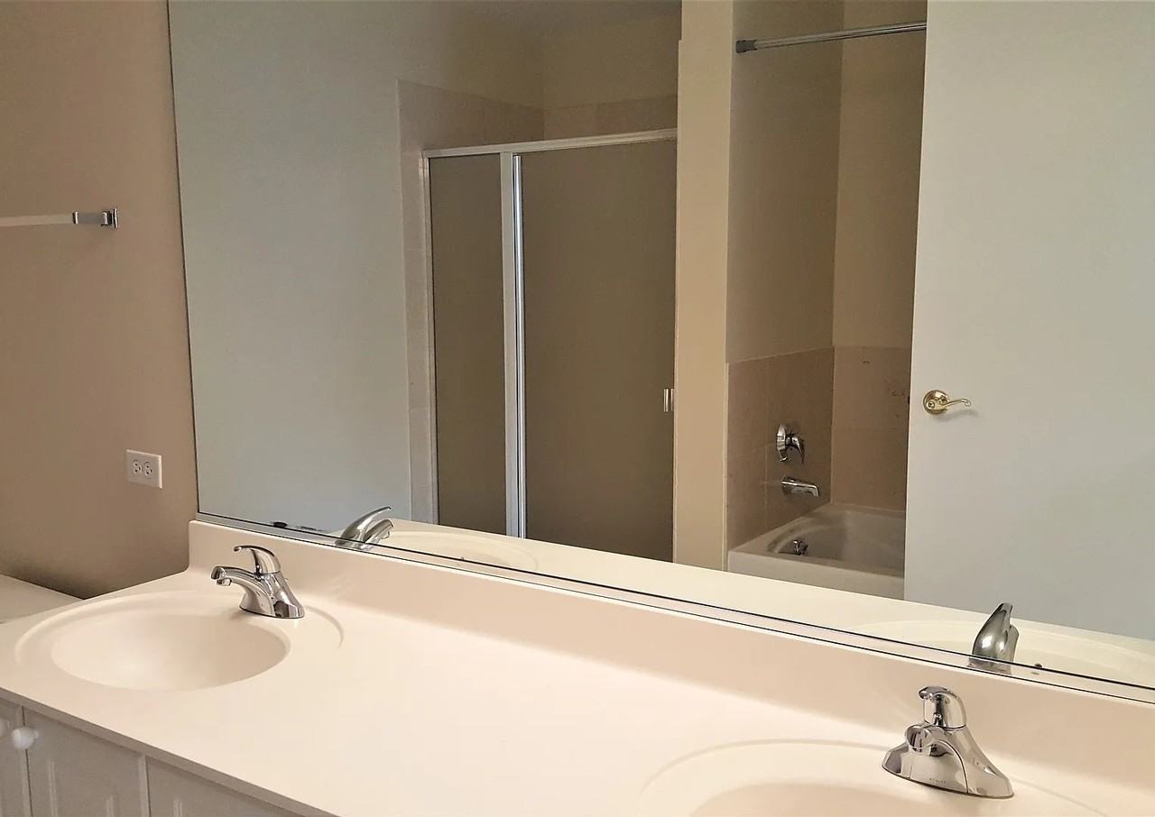 1515 S Prairie Ave #704 - Photo 7 of 10