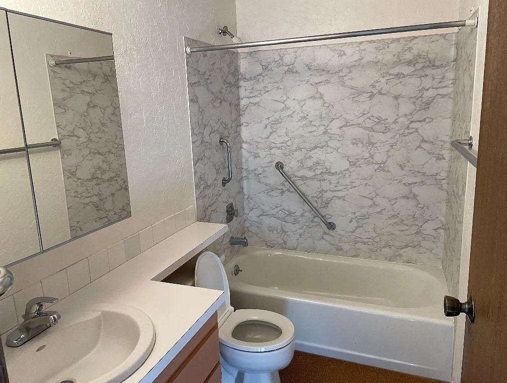 2100 N 106th St #201 - Photo 4 of 10