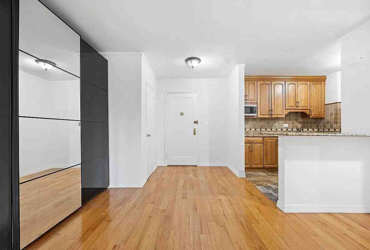 2331 Ocean Ave #2B - Photo 2 of 17