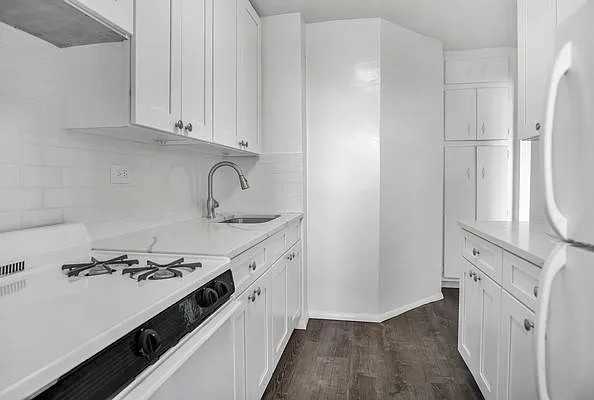 3235 Cambridge Ave #7F - Photo 3 of 7