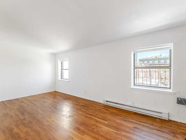 547 51st Ave #4 - Photo 5 of 7