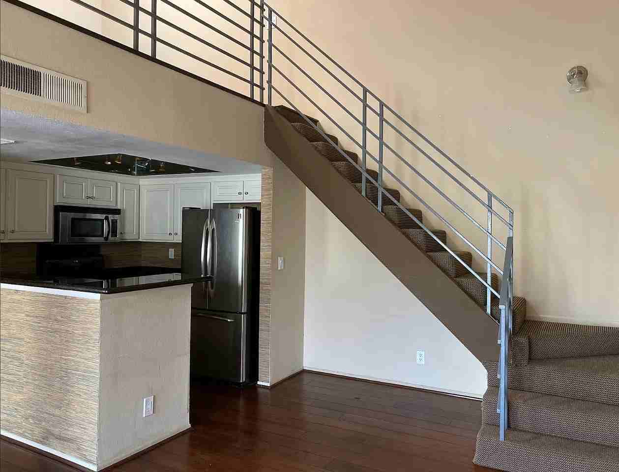 64 N Mar Vista Ave #210 - Photo 4 of 11