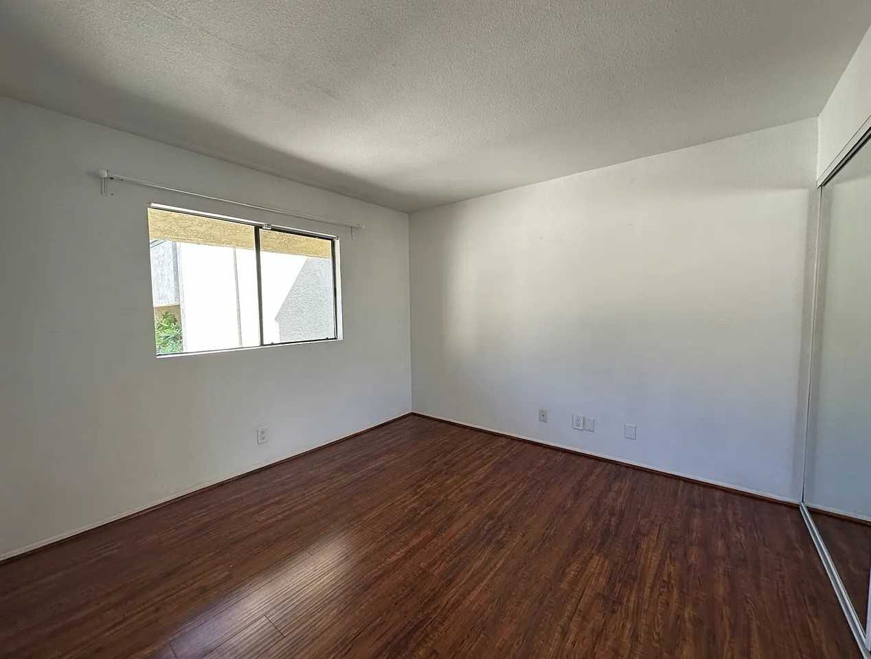 64 N Mar Vista Ave #210 - Photo 7 of 11