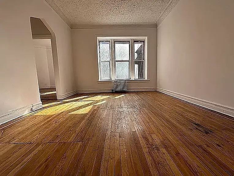 89 Halsey St #4 - Photo 3 of 13