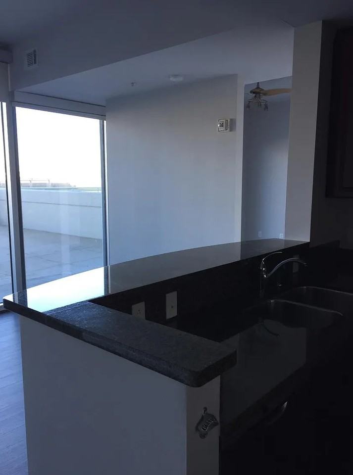 301 Virginia St - Photo 5 of 13