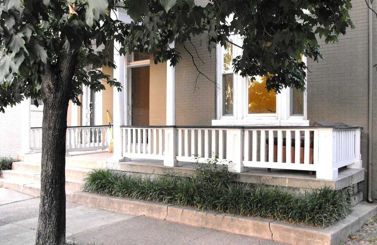 311 Strawberry St - Photo 2 of 13