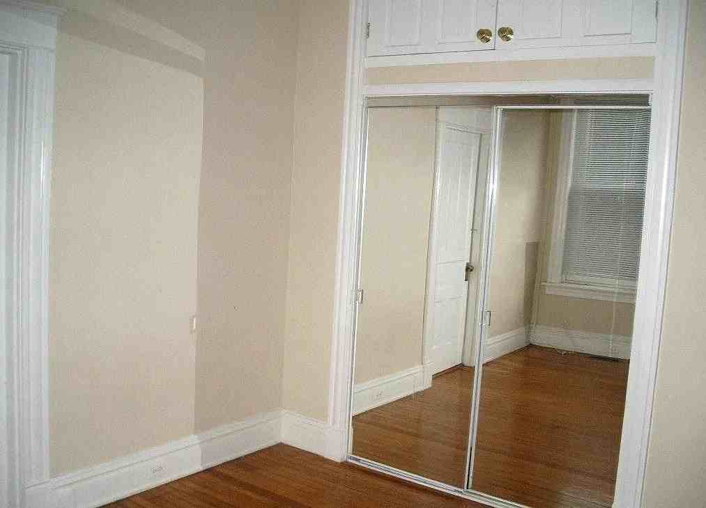 311 Strawberry St - Photo 5 of 13