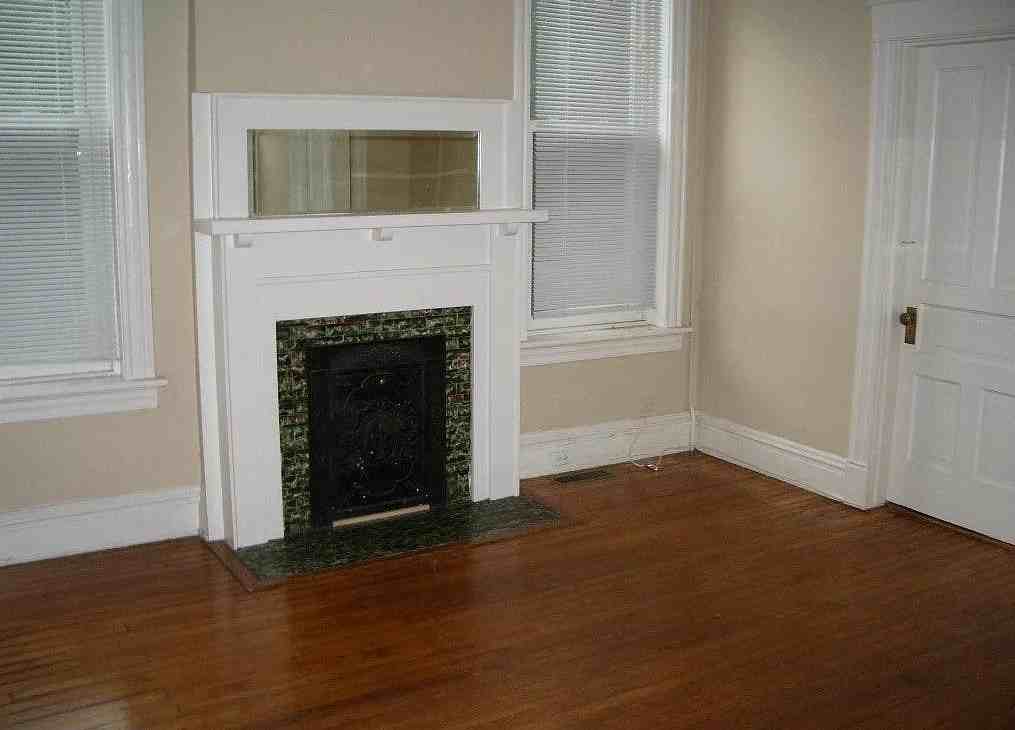 311 Strawberry St - Photo 7 of 13