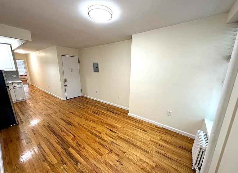 320 E 6th St #4 - Photo 2 of 12