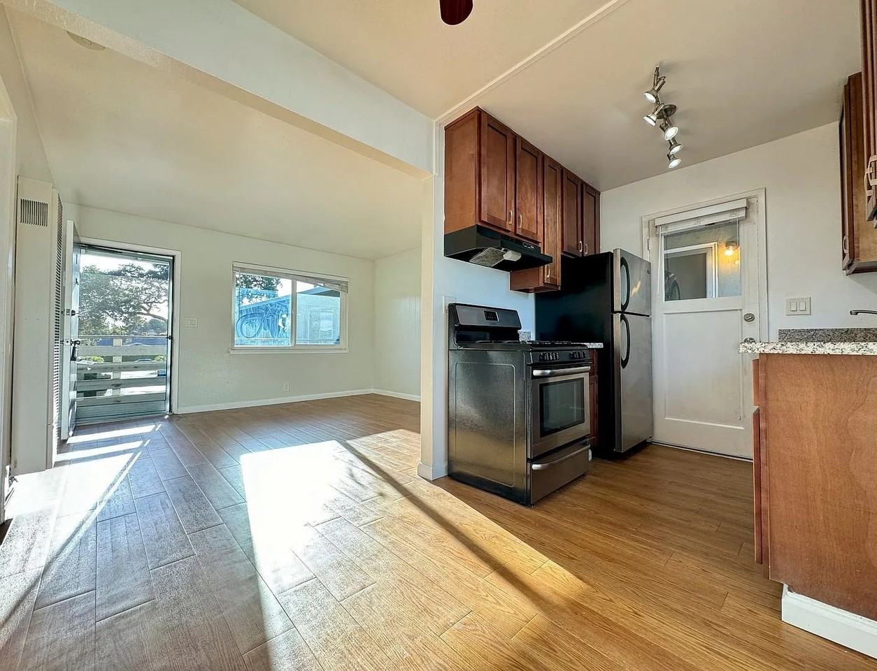 330 Ventura Ave #8 - Photo 2 of 12