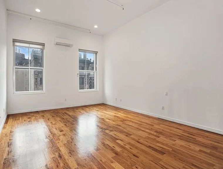 365 Canal St #2S - Photo 2 of 7