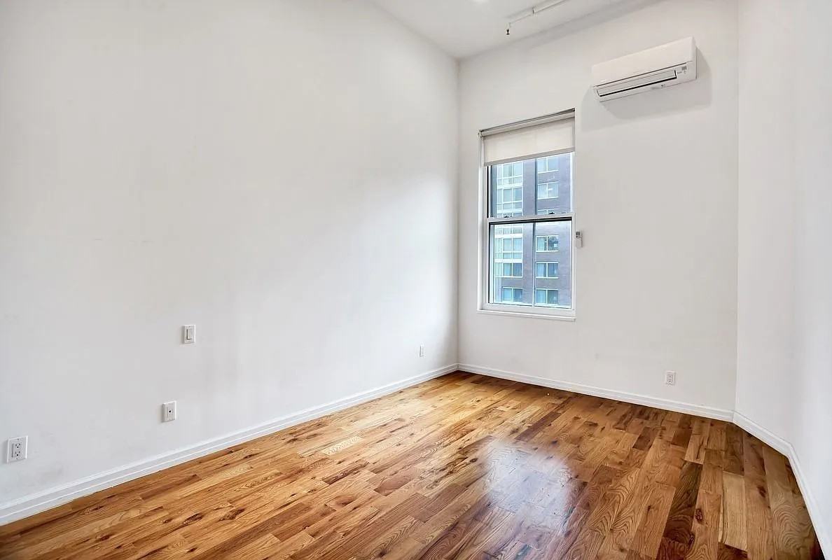 365 Canal St #2S - Photo 3 of 7