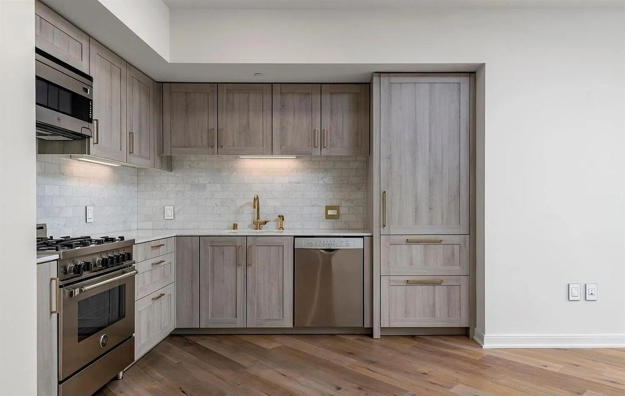 401 Harrison St #4D - Photo 4 of 17