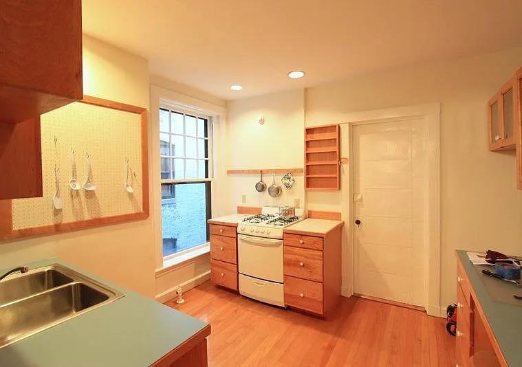 5 Washington Ave #4 - Photo 2 of 12