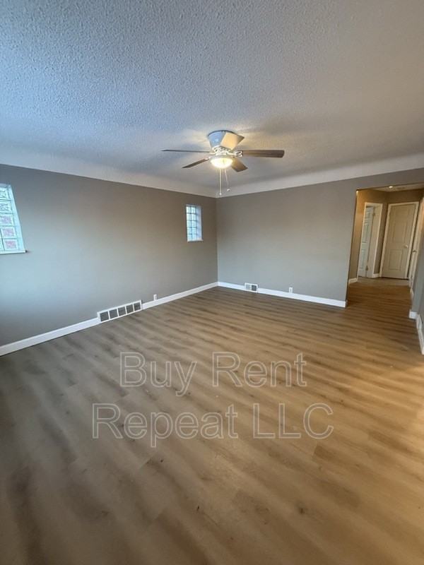 22847 Panama Ave - Photo 3 of 13