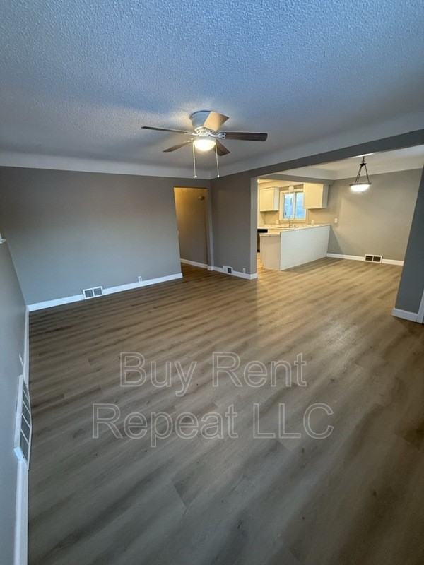 22847 Panama Ave - Photo 4 of 13