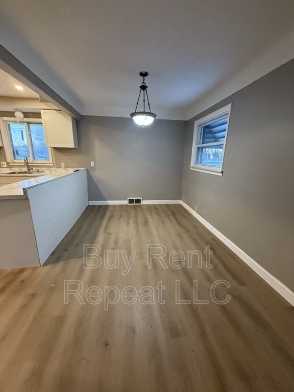 22847 Panama Ave - Photo 5 of 13