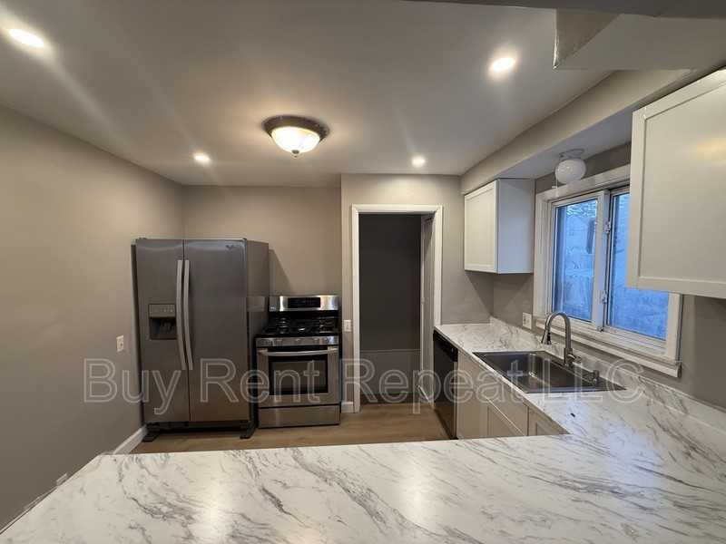 22847 Panama Ave - Photo 7 of 13