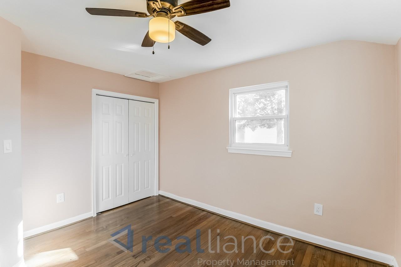 2413 Chapman Rd - Photo 6 of 19