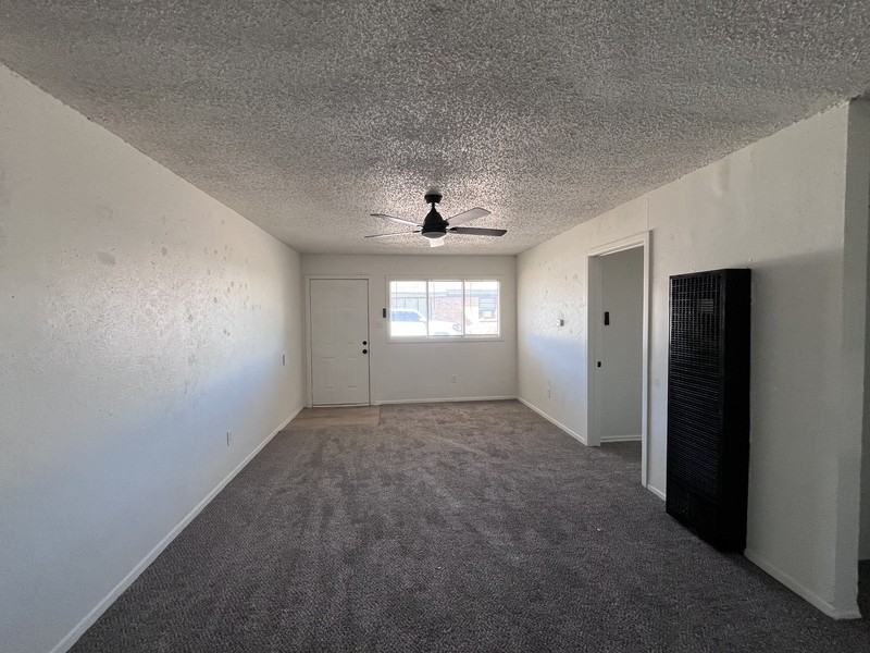 705 47th St - Photo 3 of 11