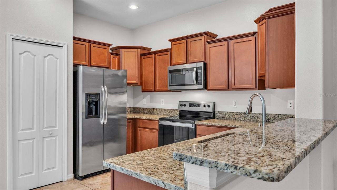 2622 Lantern Hill Ave - Photo 4 of 21