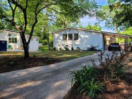 featured image of 1102 Greenbriar Cir #NA