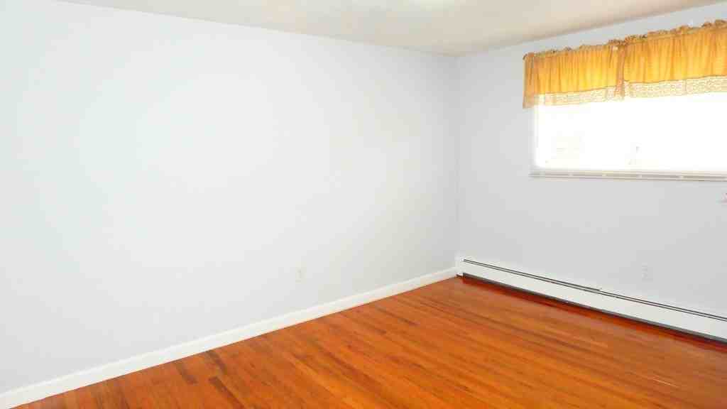 11 Woodcrest Ct #3 - Photo 6 of 16