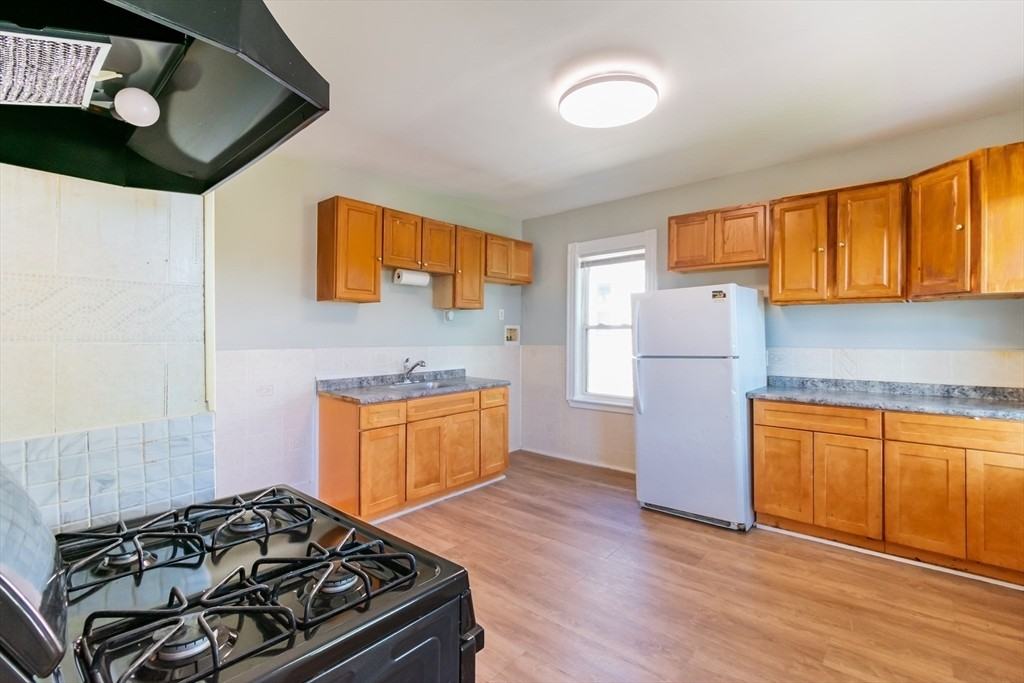 22 Barry St #1 - Photo 3 of 18