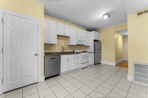 featured image of 573 Washington St #1