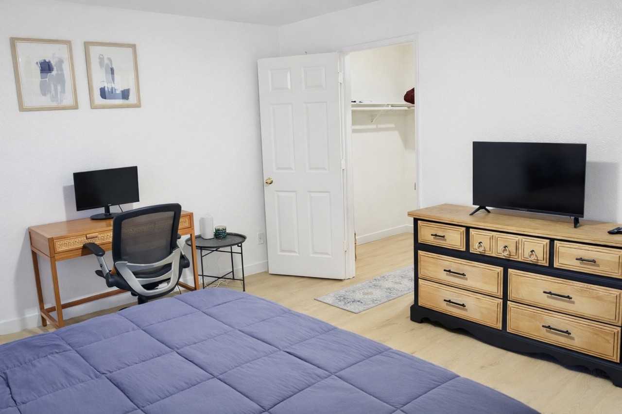 5054 S Rainbow Blvd #105 - Photo 3 of 27